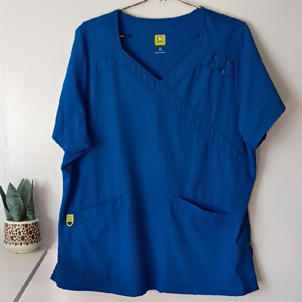 WonderWink Plus Vibrant Blue Scrub Top